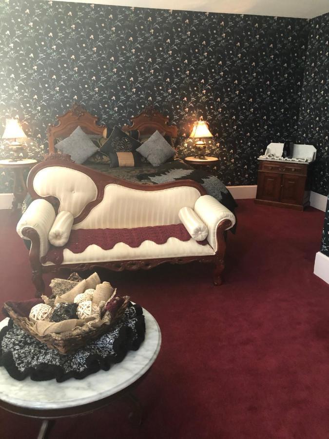 The Palace And Bath House Hotel Eureka Springs
